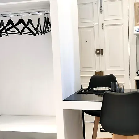 White Corfu Town Apartment *