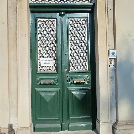 White Corfu Town Apartman *